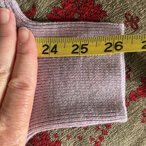 Nicole Miller Fine Merino Wool Pointless lilac Sweater MED NWT - Picture 9 of 11